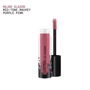 MAC
PATENT PAINT LIP LACQUER - MAJOR GLAZER 💋